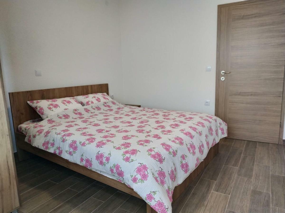At George'S Apartments Ohrid Exterior foto